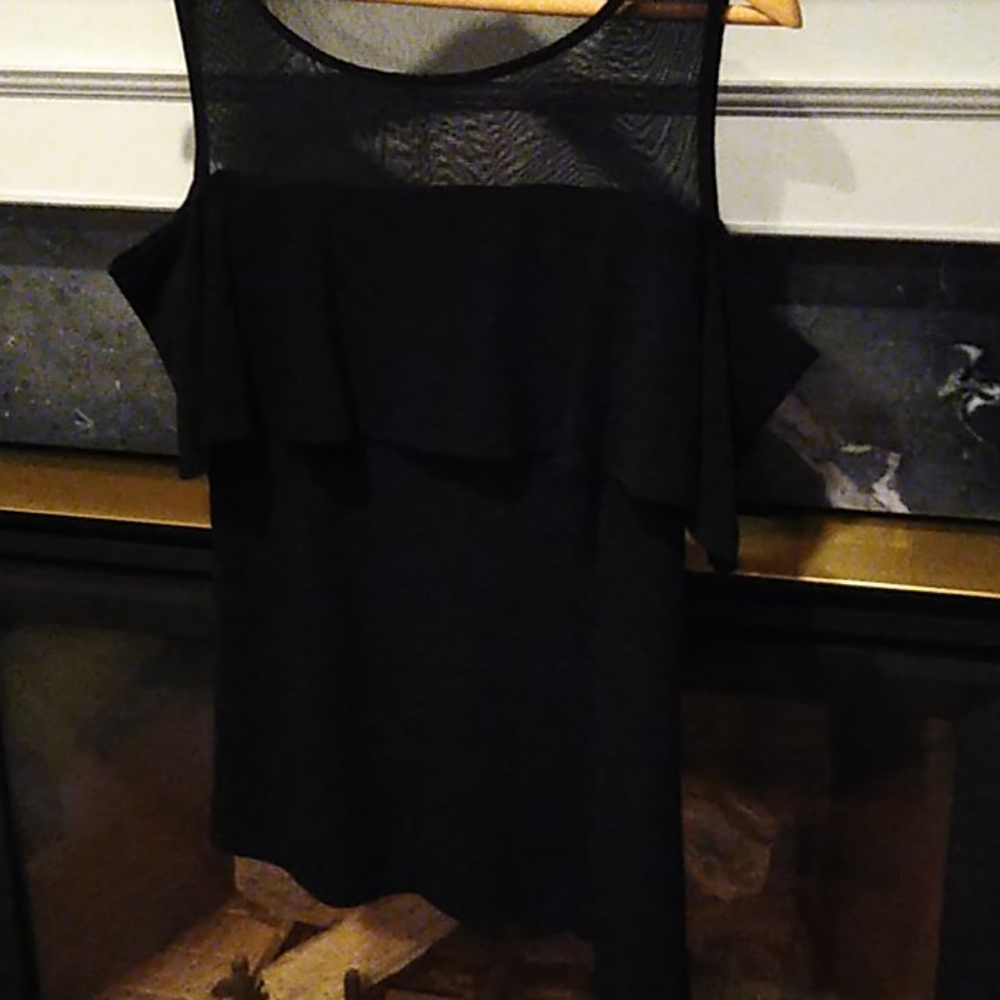 Black cold shoulder short sleeve top size medium